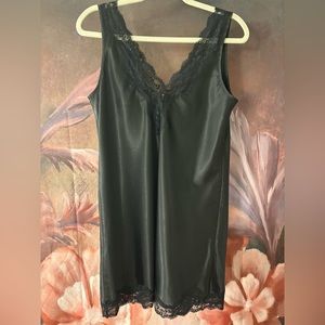 Black Satin and Lace Chemise by Thalia Sodi Size M